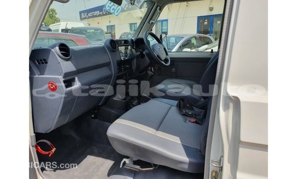 Buy Import Toyota Land Cruiser White Car in Import - Dubai in Dushanbe Buy Import Toyota Land Cruiser White Car in Import - Dubai in Dushanbe