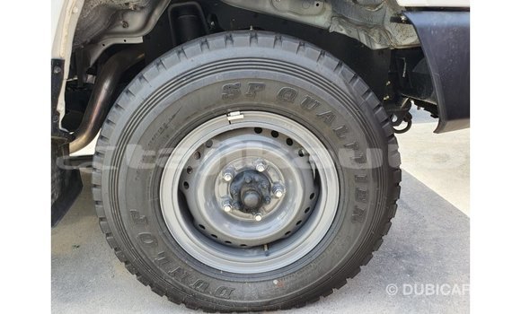 Buy Import Toyota Land Cruiser White Car in Import - Dubai in Dushanbe Buy Import Toyota Land Cruiser White Car in Import - Dubai in Dushanbe