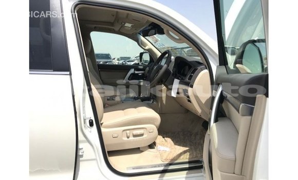 Buy Import Toyota Land Cruiser White Car in Import - Dubai in Dushanbe Buy Import Toyota Land Cruiser White Car in Import - Dubai in Dushanbe