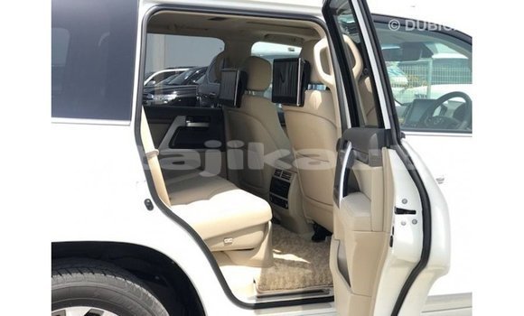 Buy Import Toyota Land Cruiser White Car in Import - Dubai in Dushanbe Buy Import Toyota Land Cruiser White Car in Import - Dubai in Dushanbe