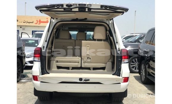 Buy Import Toyota Land Cruiser White Car in Import - Dubai in Dushanbe Buy Import Toyota Land Cruiser White Car in Import - Dubai in Dushanbe