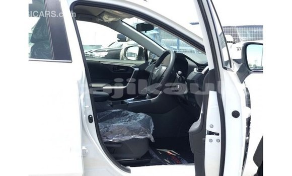 Buy Import Toyota 4Runner White Car in Import - Dubai in Dushanbe Buy Import Toyota 4Runner White Car in Import - Dubai in Dushanbe