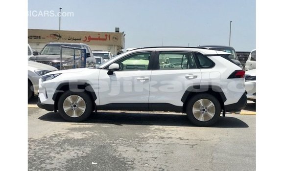 Buy Import Toyota 4Runner White Car in Import - Dubai in Dushanbe Buy Import Toyota 4Runner White Car in Import - Dubai in Dushanbe