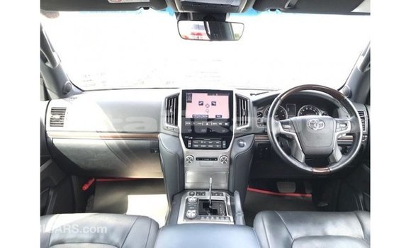 Buy Import Toyota Land Cruiser White Car in Import - Dubai in Dushanbe Buy Import Toyota Land Cruiser White Car in Import - Dubai in Dushanbe
