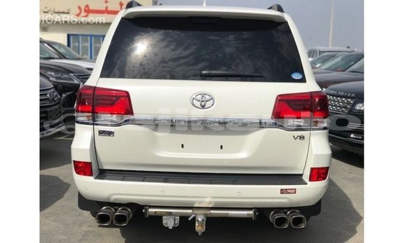 Buy Import Toyota Land Cruiser White Car in Import - Dubai in Dushanbe Buy Import Toyota Land Cruiser White Car in Import - Dubai in Dushanbe