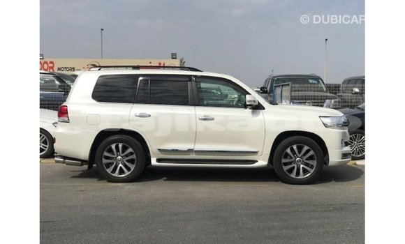 Buy Import Toyota Land Cruiser White Car in Import - Dubai in Dushanbe Buy Import Toyota Land Cruiser White Car in Import - Dubai in Dushanbe