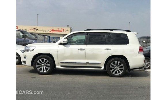 Buy Import Toyota Land Cruiser White Car in Import - Dubai in Dushanbe Buy Import Toyota Land Cruiser White Car in Import - Dubai in Dushanbe