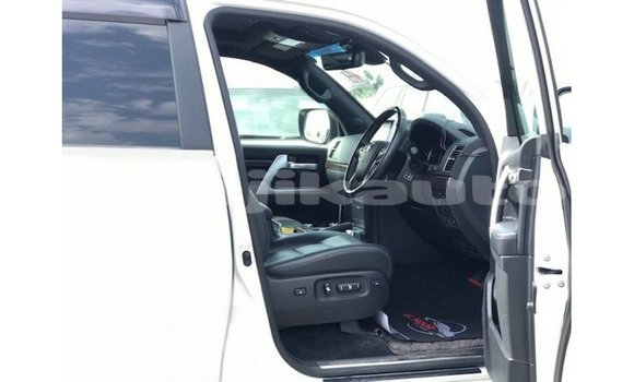 Buy Import Toyota Land Cruiser White Car in Import - Dubai in Dushanbe Buy Import Toyota Land Cruiser White Car in Import - Dubai in Dushanbe