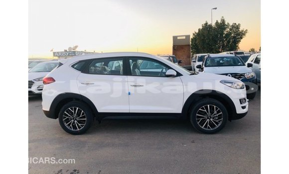 Buy Import Hyundai Tucson White Car in Import - Dubai in Dushanbe Buy Import Hyundai Tucson White Car in Import - Dubai in Dushanbe