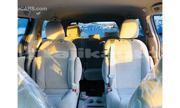 Buy Import Toyota Sienna White Car in Import - Dubai in Dushanbe Buy Import Toyota Sienna White Car in Import - Dubai in Dushanbe