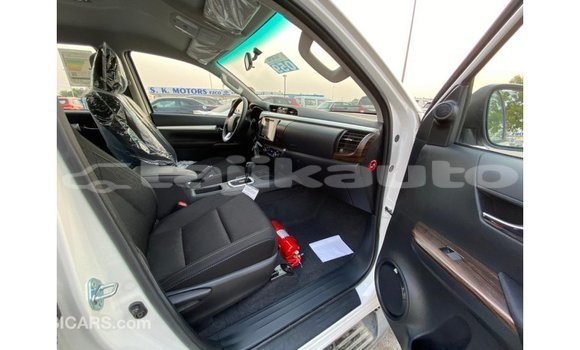 Buy Import Toyota Hilux White Car in Import - Dubai in Dushanbe Buy Import Toyota Hilux White Car in Import - Dubai in Dushanbe