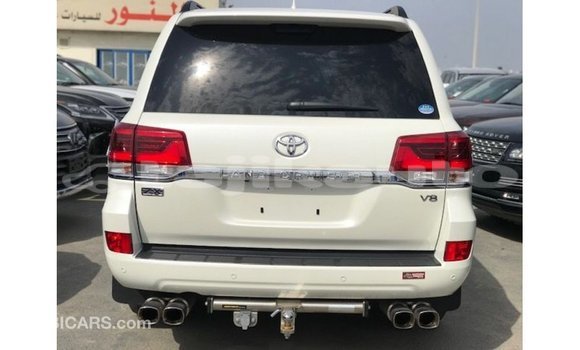 Buy Import Toyota Land Cruiser White Car in Import - Dubai in Dushanbe Buy Import Toyota Land Cruiser White Car in Import - Dubai in Dushanbe