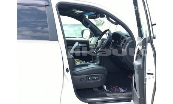 Buy Import Toyota Land Cruiser White Car in Import - Dubai in Dushanbe Buy Import Toyota Land Cruiser White Car in Import - Dubai in Dushanbe