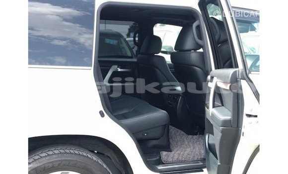 Buy Import Toyota Land Cruiser White Car in Import - Dubai in Dushanbe Buy Import Toyota Land Cruiser White Car in Import - Dubai in Dushanbe