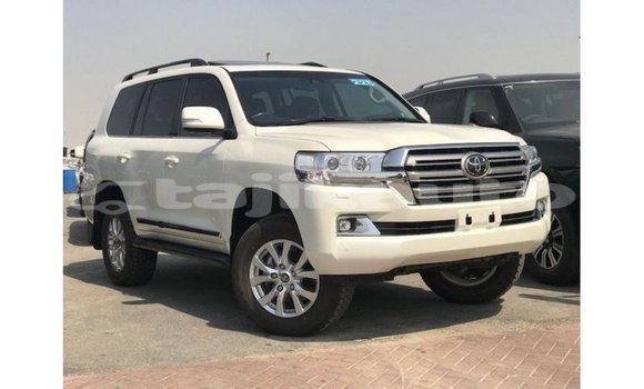 Buy Import Toyota Land Cruiser White Car in Import - Dubai in Dushanbe Buy Import Toyota Land Cruiser White Car in Import - Dubai in Dushanbe
