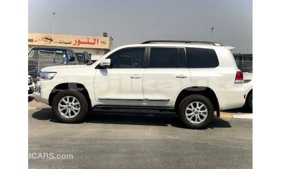 Buy Import Toyota Land Cruiser White Car in Import - Dubai in Dushanbe Buy Import Toyota Land Cruiser White Car in Import - Dubai in Dushanbe