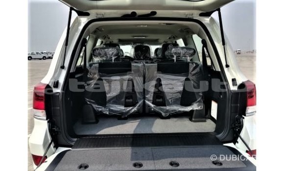 Buy Import Toyota Land Cruiser White Car in Import - Dubai in Dushanbe Buy Import Toyota Land Cruiser White Car in Import - Dubai in Dushanbe