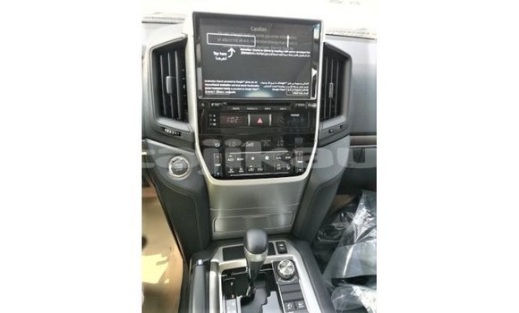 Buy Import Toyota Land Cruiser White Car in Import - Dubai in Dushanbe Buy Import Toyota Land Cruiser White Car in Import - Dubai in Dushanbe