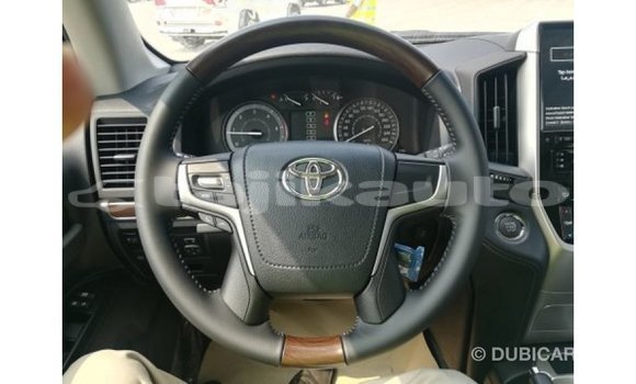 Buy Import Toyota Land Cruiser White Car in Import - Dubai in Dushanbe Buy Import Toyota Land Cruiser White Car in Import - Dubai in Dushanbe
