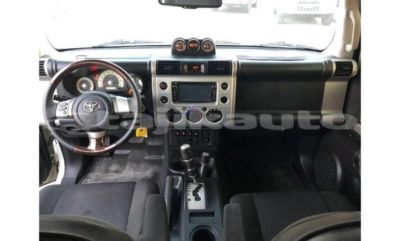 Buy Import Toyota FJ Cruiser White Car in Import - Dubai in Dushanbe Buy Import Toyota FJ Cruiser White Car in Import - Dubai in Dushanbe