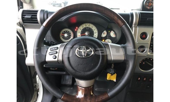 Buy Import Toyota FJ Cruiser White Car in Import - Dubai in Dushanbe Buy Import Toyota FJ Cruiser White Car in Import - Dubai in Dushanbe