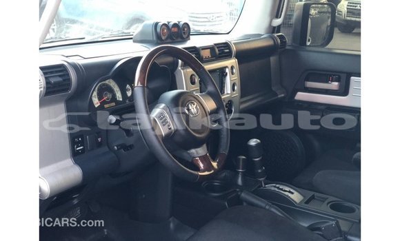 Buy Import Toyota FJ Cruiser White Car in Import - Dubai in Dushanbe Buy Import Toyota FJ Cruiser White Car in Import - Dubai in Dushanbe