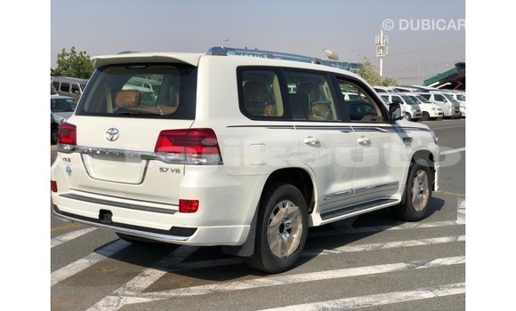 Buy Import Toyota Land Cruiser White Car in Import - Dubai in Dushanbe Buy Import Toyota Land Cruiser White Car in Import - Dubai in Dushanbe