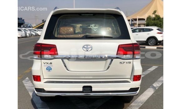 Buy Import Toyota Land Cruiser White Car in Import - Dubai in Dushanbe Buy Import Toyota Land Cruiser White Car in Import - Dubai in Dushanbe
