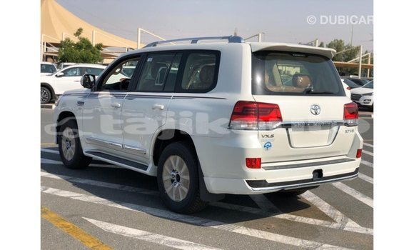 Buy Import Toyota Land Cruiser White Car in Import - Dubai in Dushanbe Buy Import Toyota Land Cruiser White Car in Import - Dubai in Dushanbe