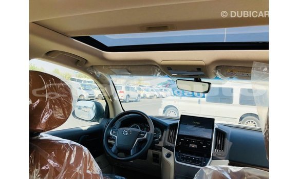 Buy Import Toyota Land Cruiser White Car in Import - Dubai in Dushanbe Buy Import Toyota Land Cruiser White Car in Import - Dubai in Dushanbe