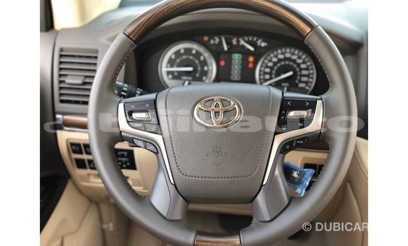 Buy Import Toyota Land Cruiser White Car in Import - Dubai in Dushanbe Buy Import Toyota Land Cruiser White Car in Import - Dubai in Dushanbe