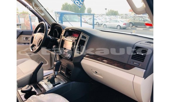 Buy Import Mitsubishi Pajero White Car in Import - Dubai in Dushanbe Buy Import Mitsubishi Pajero White Car in Import - Dubai in Dushanbe