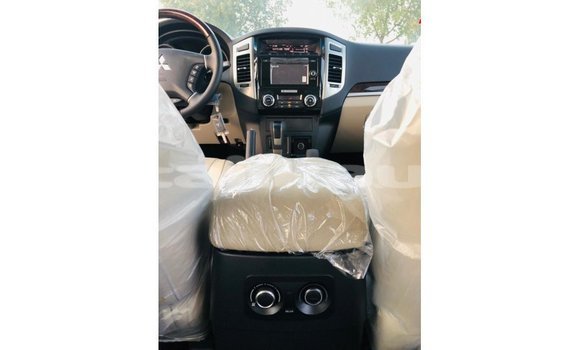 Buy Import Mitsubishi Pajero White Car in Import - Dubai in Dushanbe Buy Import Mitsubishi Pajero White Car in Import - Dubai in Dushanbe
