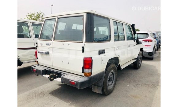 Buy Import Toyota Land Cruiser White Car in Import - Dubai in Dushanbe Buy Import Toyota Land Cruiser White Car in Import - Dubai in Dushanbe