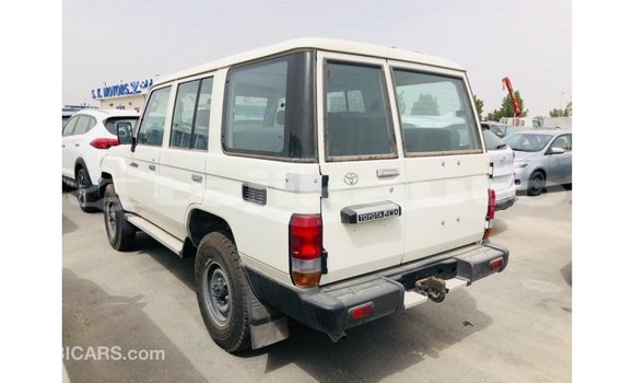 Buy Import Toyota Land Cruiser White Car in Import - Dubai in Dushanbe Buy Import Toyota Land Cruiser White Car in Import - Dubai in Dushanbe