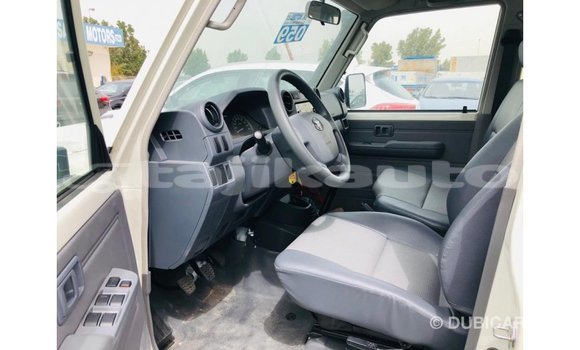 Buy Import Toyota Land Cruiser White Car in Import - Dubai in Dushanbe Buy Import Toyota Land Cruiser White Car in Import - Dubai in Dushanbe