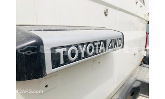 Buy Import Toyota Land Cruiser White Car in Import - Dubai in Dushanbe Buy Import Toyota Land Cruiser White Car in Import - Dubai in Dushanbe