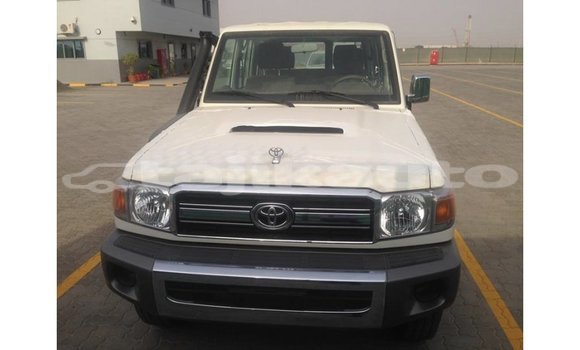 Buy Import Toyota Land Cruiser White Car in Import - Dubai in Dushanbe