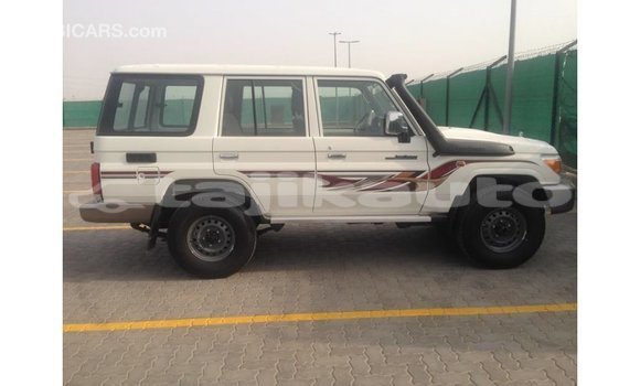 Buy Import Toyota Land Cruiser White Car in Import - Dubai in Dushanbe Buy Import Toyota Land Cruiser White Car in Import - Dubai in Dushanbe