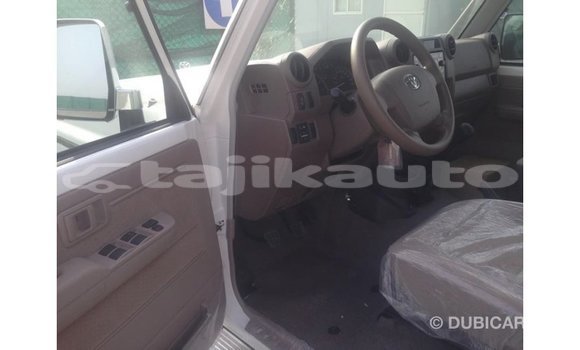 Buy Import Toyota Land Cruiser White Car in Import - Dubai in Dushanbe Buy Import Toyota Land Cruiser White Car in Import - Dubai in Dushanbe