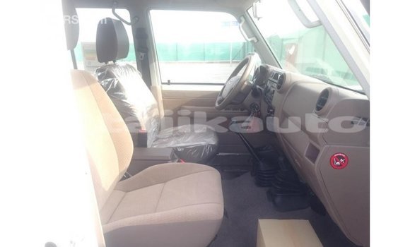Buy Import Toyota Land Cruiser White Car in Import - Dubai in Dushanbe Buy Import Toyota Land Cruiser White Car in Import - Dubai in Dushanbe