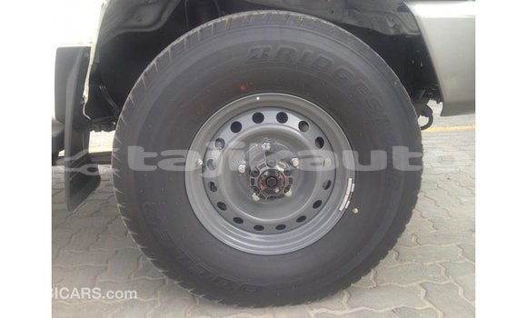 Buy Import Toyota Land Cruiser White Car in Import - Dubai in Dushanbe Buy Import Toyota Land Cruiser White Car in Import - Dubai in Dushanbe