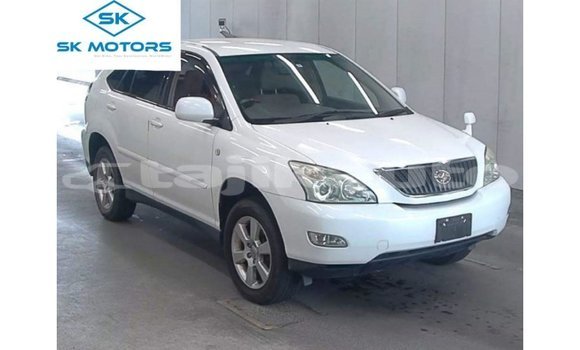Buy Import Toyota Harrier White Car in Import - Dubai in Dushanbe
