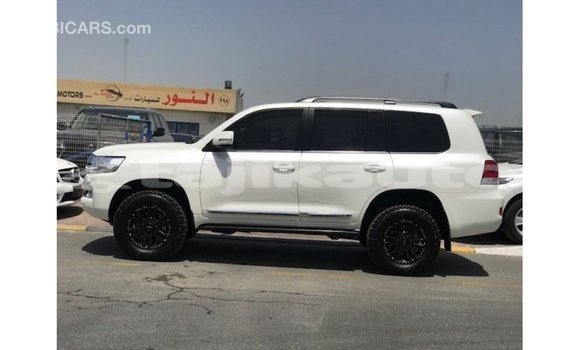 Buy Import Toyota Land Cruiser White Car in Import - Dubai in Dushanbe Buy Import Toyota Land Cruiser White Car in Import - Dubai in Dushanbe