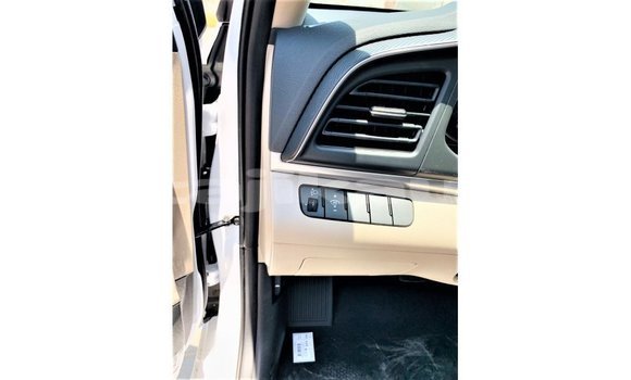 Buy Import Hyundai Elantra White Car in Import - Dubai in Dushanbe Buy Import Hyundai Elantra White Car in Import - Dubai in Dushanbe
