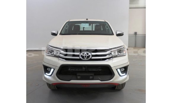 Buy Import Toyota Hilux White Car in Import - Dubai in Dushanbe