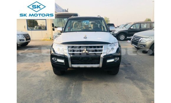 Buy Import Mitsubishi Pajero Black Car in Import - Dubai in Dushanbe