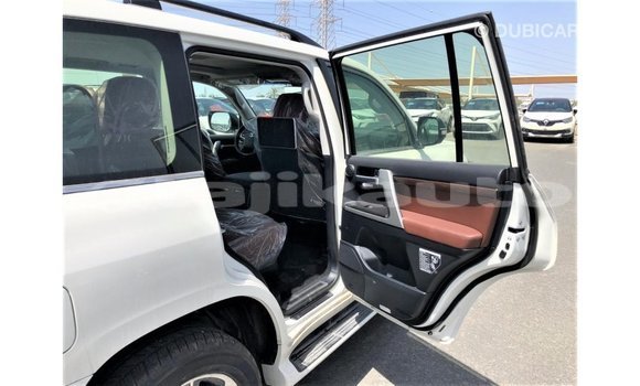 Buy Import Toyota Land Cruiser White Car in Import - Dubai in Dushanbe Buy Import Toyota Land Cruiser White Car in Import - Dubai in Dushanbe