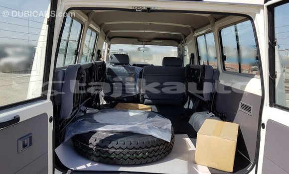 Buy Import Toyota Land Cruiser White Car in Import - Dubai in Dushanbe Buy Import Toyota Land Cruiser White Car in Import - Dubai in Dushanbe