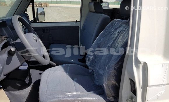 Buy Import Toyota Land Cruiser White Car in Import - Dubai in Dushanbe Buy Import Toyota Land Cruiser White Car in Import - Dubai in Dushanbe